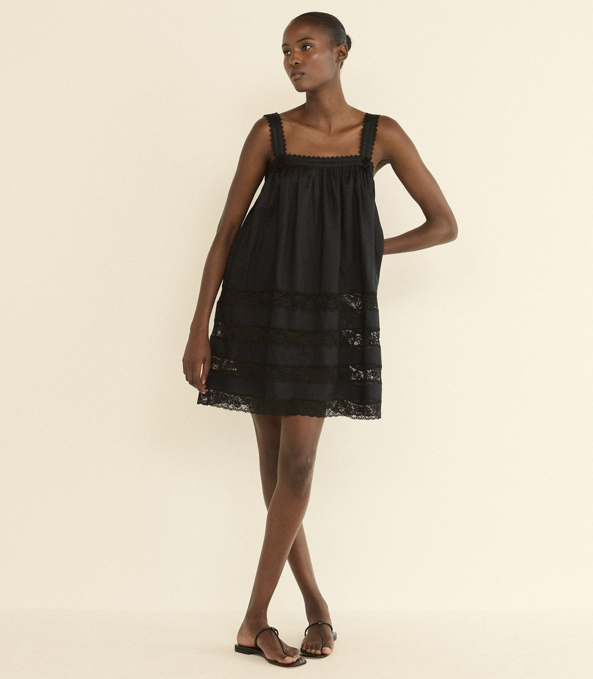 Aloise Dress in Black - view 3