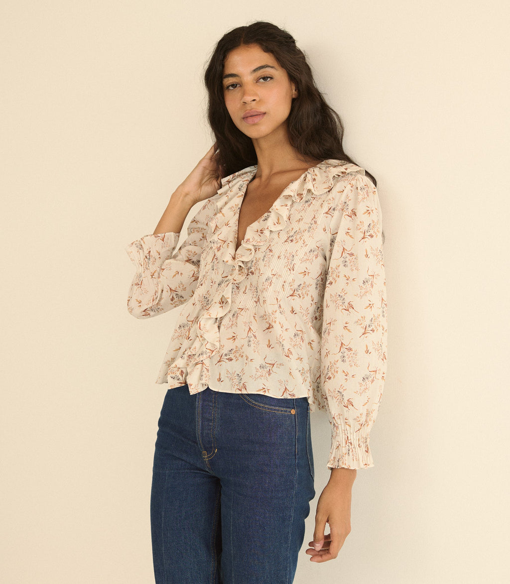 Hardy Top in Crème Windswept Meadow - view 4