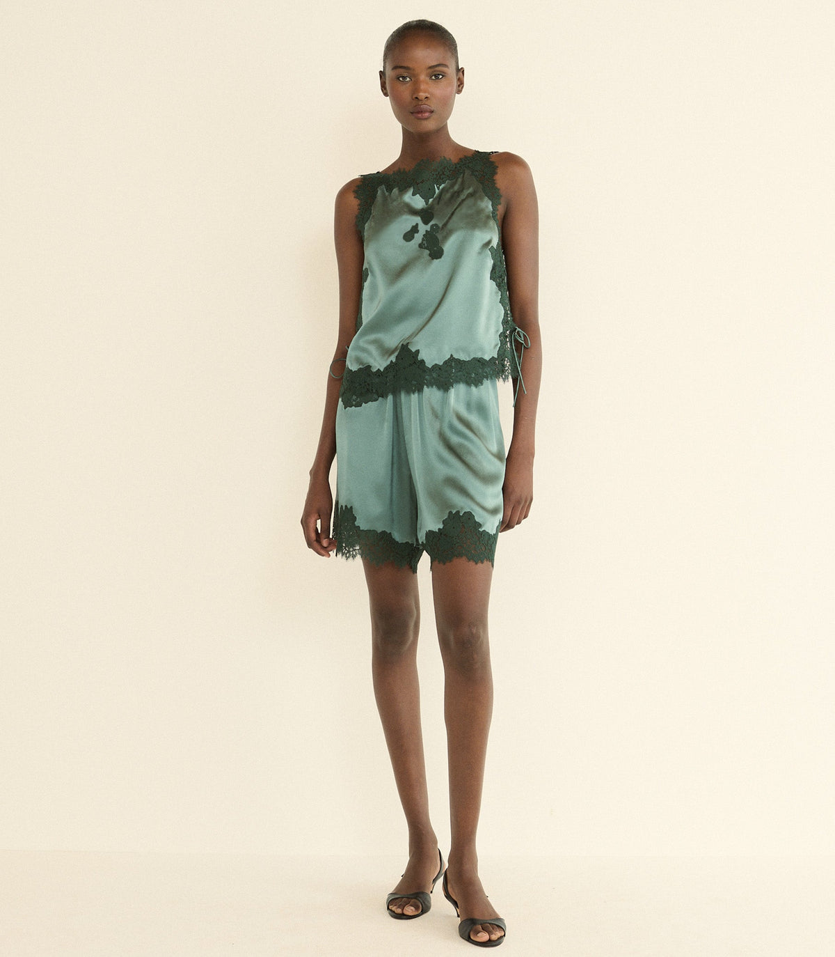 Irsa Short in Dulac Green - view 5