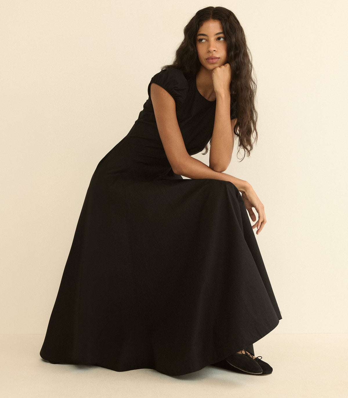 Rivelle Dress in Black - view 6